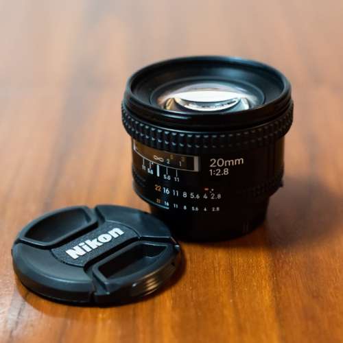 Nikon AF Nikkor 20mm 2.8D  (另 B+W 62mm CPL XS-PRO)