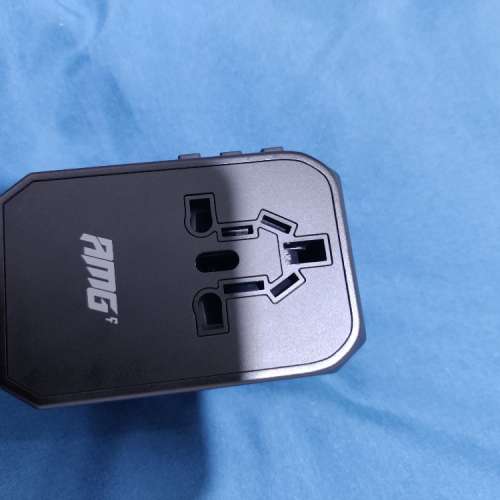 AMG world travel adapter quick charger 旅行充電器 火牛 支援QC3 type C