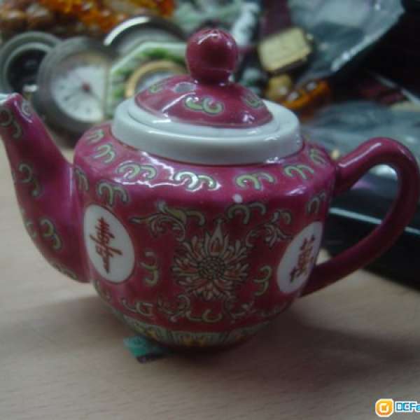 中國景德鎮 舊 萬壽無疆 小茶壺,只售HK$180(不議價)