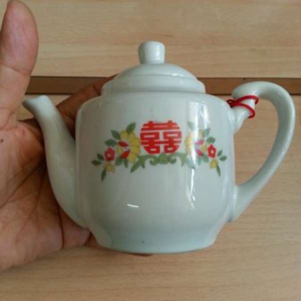 新淨 舊 雙喜 小茶壺,只售HK$100(不議價)