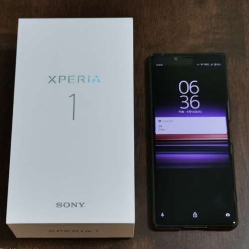 九成新Sony旗艦3鏡頭智能手機Xperia 1(紫色）！