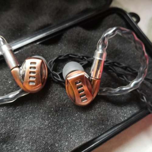 Bgvp dm5 8單元 流金铜色圈鐵耳機  95%new跟8絞鍍銀升級線