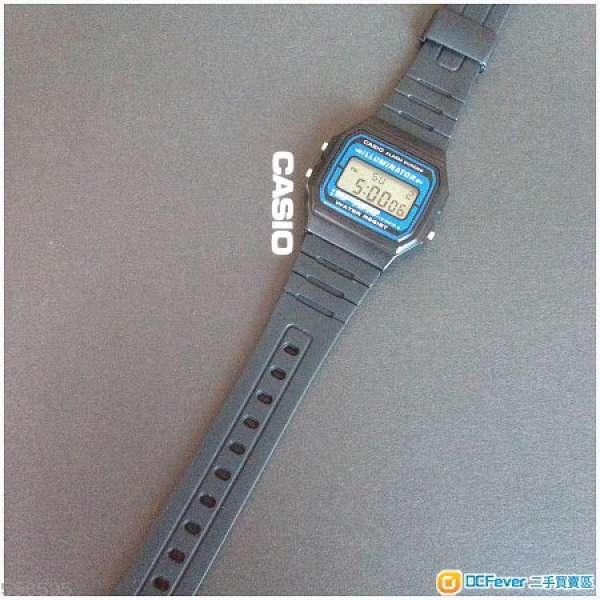 VINTAGE DIGITAL WATCH CASIO F-105