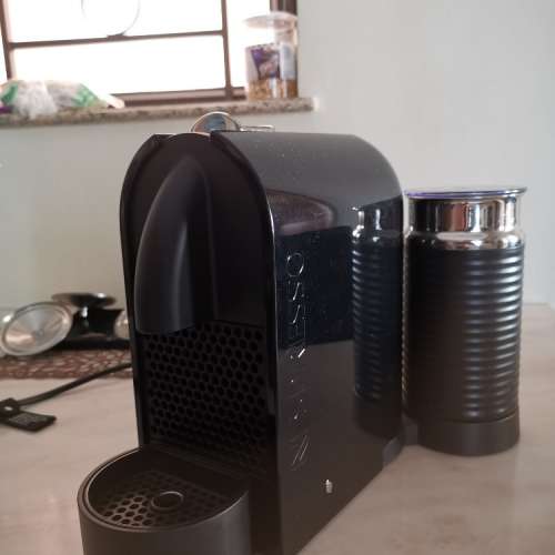 8成半新Nespresso Umilk 咖啡機連打奶器一套 (Type #:D55)  再跟全新整條未開封Vol...