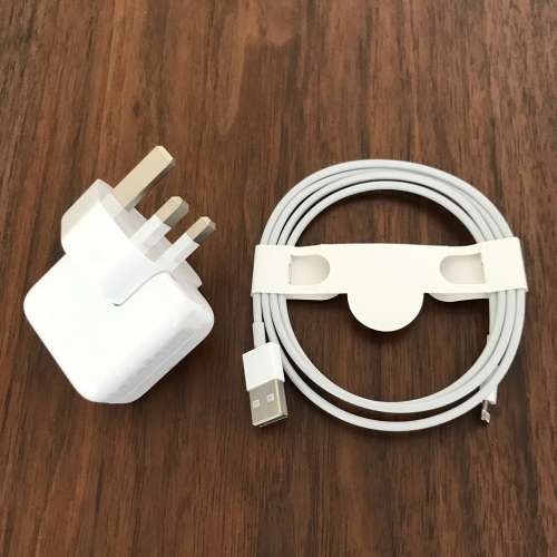 Apple lightning to USB and 10W adapter