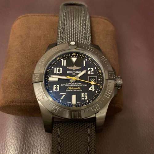 Breitling Avenger II seawolf 99% new