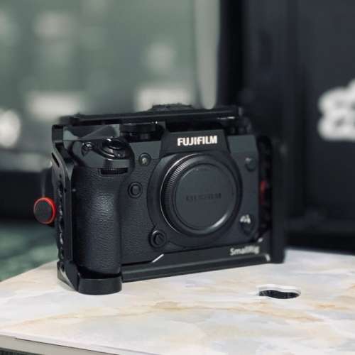 Fujifilm X-H1+Booster Grip+smallrig 2123