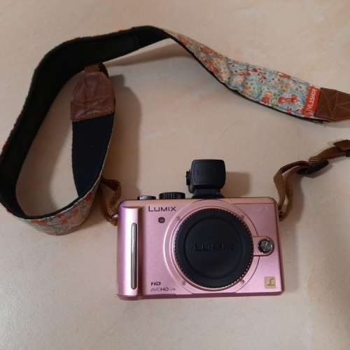 Panasonic GF1 body 粉紅色, lvf viewfinder, 14-45mm, 45-200mm