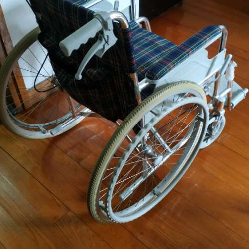 九成新 輪椅