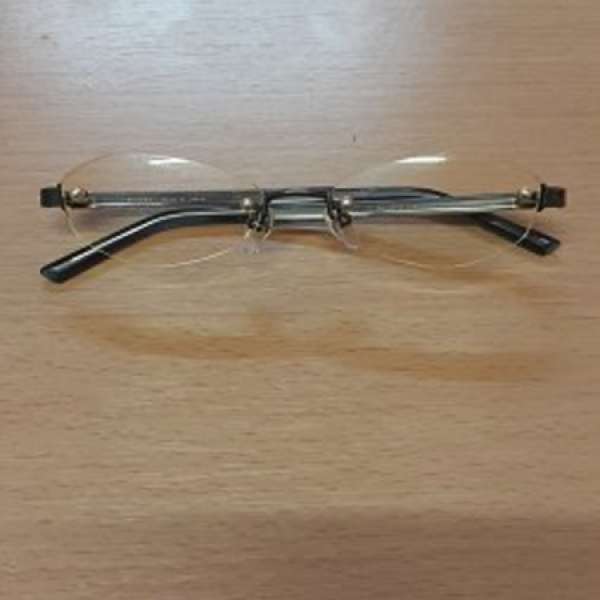正版 GUCCI 太金屬 眼鏡框,只售HK$200(不議價)請看貨品描述