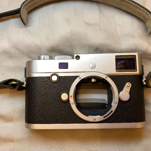 Leica M-P240  [Typ240] 香港行貨全套, 原廠手柄,  Nitecore 充電器及多一原廠電