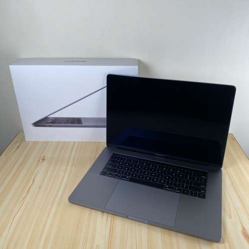 99% New MacBook Pro 2018 15 inch i7 16GB ram 512SSD Space Grey