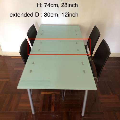 extendable dining table + 4 chairs