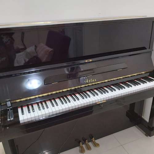 Atlas piano made in japan