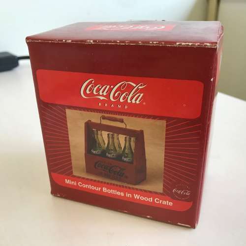 全新 new Coca Cola Mini Contour Bottles in Wooden Crate