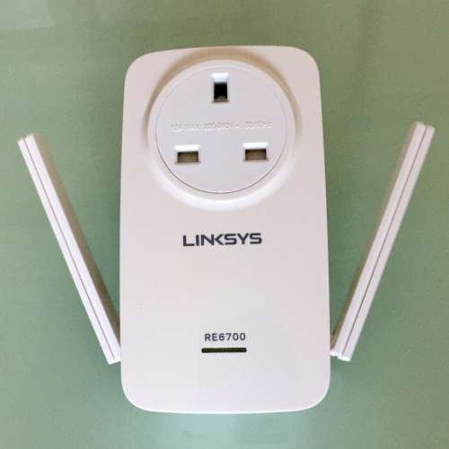 Linksys RE6700 AC1200 Wifi Range Extender with High Gain Antenna
