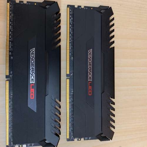 Corsair DDR4 3000 16gb ( 8gb *2 ) 紅色LED燈