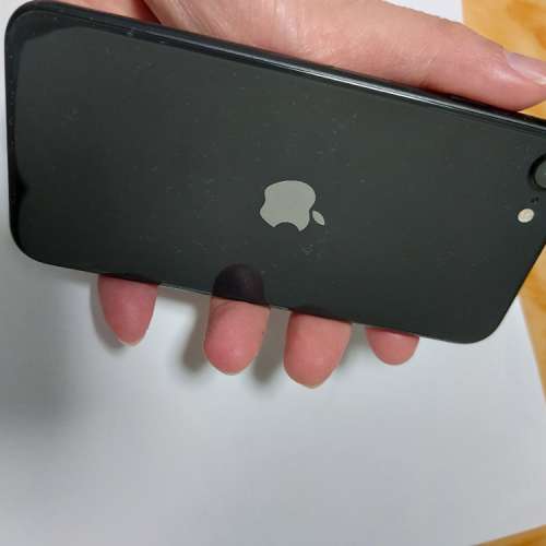 iPhone SE 2   64gb 黑色