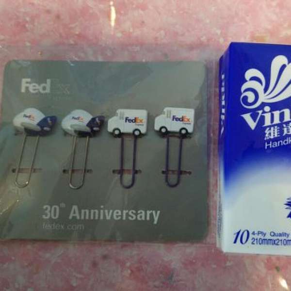 全新 FedEx Express 飛機貨車萬字夾各 2 個