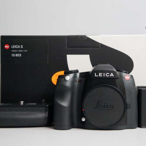 Leica S Typ 006 Medium Format CCD DSLR with Multifunctional Handgrip (10803)