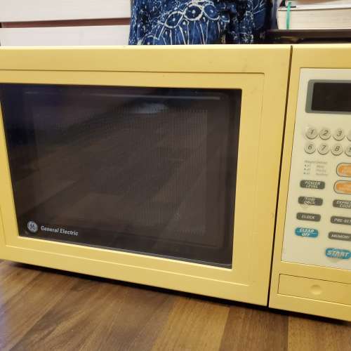 "通用"電氣微波爐/ "General Electric" Microwave Oven