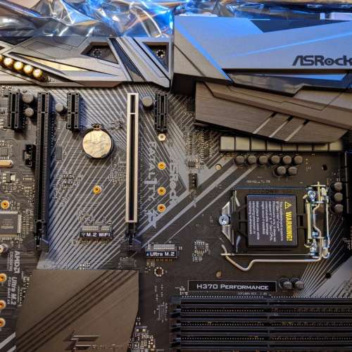 AsRock Fatal1ty H370 Performance support 8代&9代CPU, bios已update。