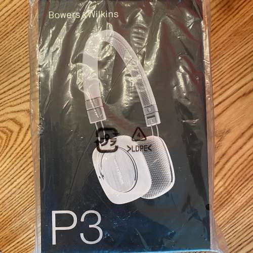 B&W P3 headphones 100% new