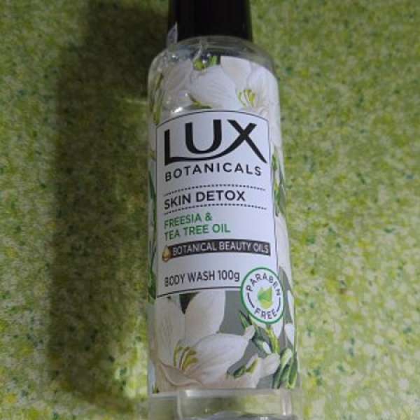 LUX 深層淨化精油香薰沐浴露 100ml (有效期 : 3/3/2022)