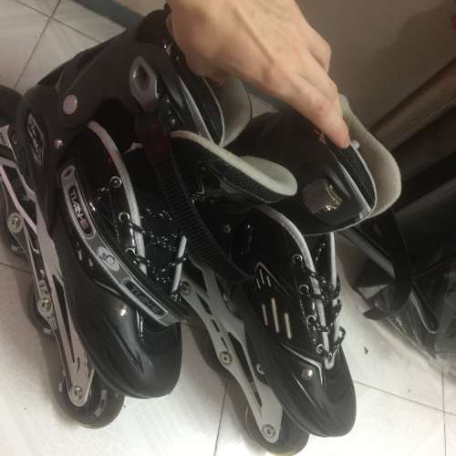 Tian-E 滾軸溜冰鞋 [90%新] 可宜價喔~