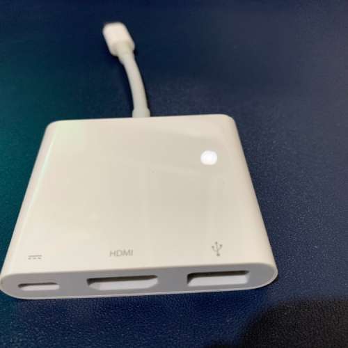 原裝MacBook type-c to HDMI / USB / type-c adaptor