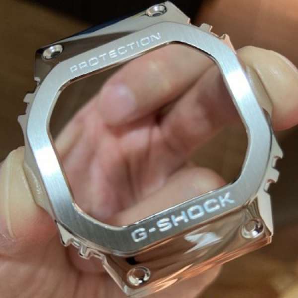 100%New，原裝正貨 G-shock GMW-B5000D-1 銀綱版本金屬外殼連錶帶一套