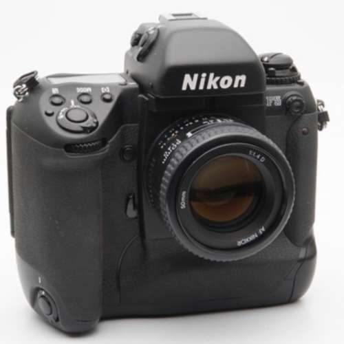 Nikon F5 + AF 50mm F1.4 D