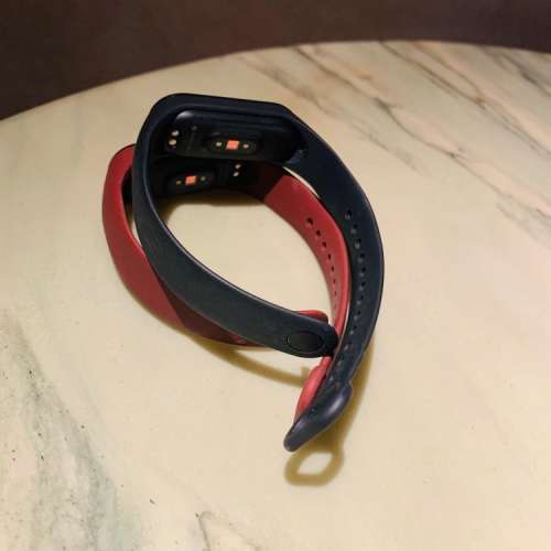 全新，只是拆了盒，小米手環4(有橙色，黑色，紫色錶帶）最後四隻  Now: 190