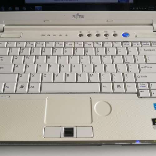 Fujitsu lifebook SH561