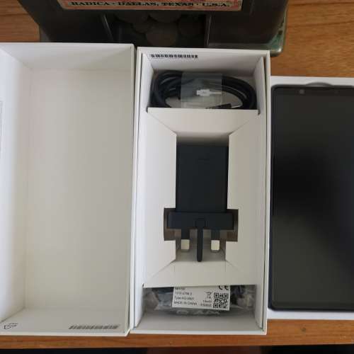 99%新Sony Xperia 1 II 8+256gb 白色行貨全套