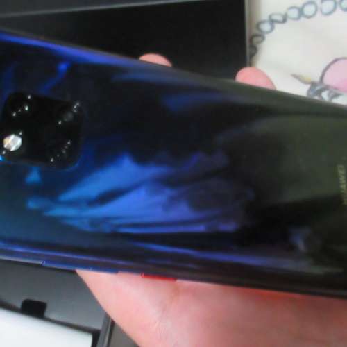 Huawei華為mate20pro, 6g ram 128gb，新淨，無花無崩，操作正常，有盒全套齊，行貨...