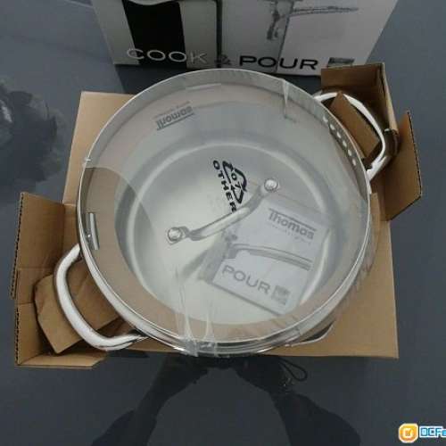 全新Thomas 24cm 4.7L 不銹鋼 有蓋雙耳鍋 (連玻璃蓋)