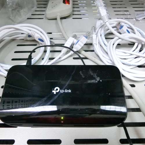 公司結業 - tp-link 8 Port Switch TL-SG1008DV8