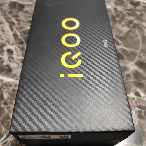 99% 新 iqoo Z1 6+128gb 雙5G