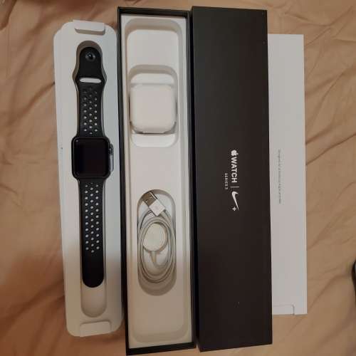 售 Apple Watch Series 3 42 mm nike版