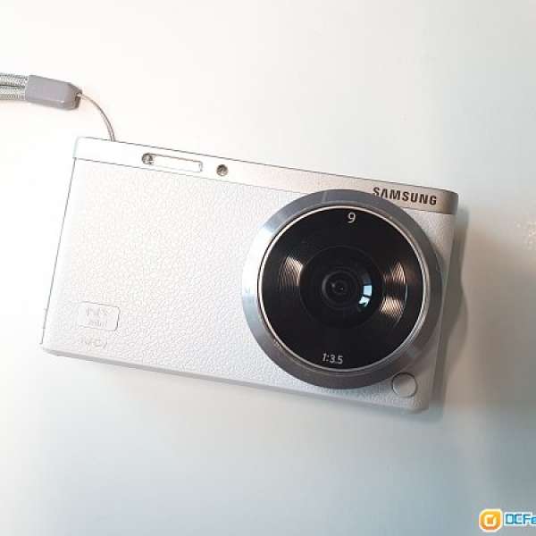 FS: Samsung NX Mini + 9mm f3.5