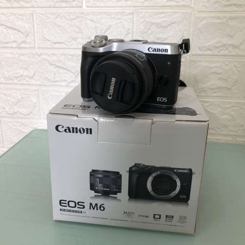 Canon m6 銀色行貨 with kit鏡 efm 15-45mm