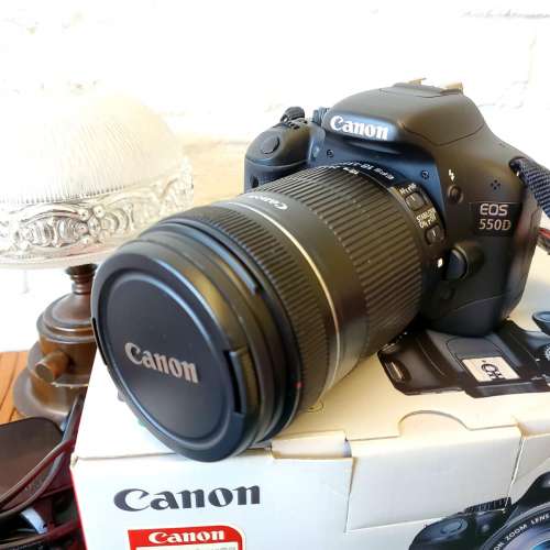 出售Canon 550D連18－135鏡頭  一套，有盒及充電器，100％正常，90％新，售1700元，...