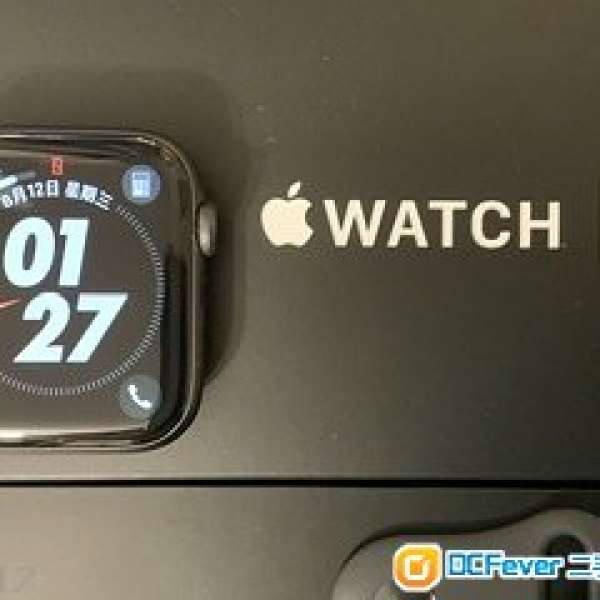 Apple Watch Series 4，Nike太空灰色44MM LTE版