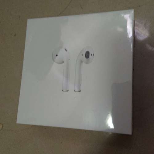 Apple AirPods 配備充電盒 Back To School