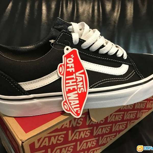 Vans Classic Old Skool trainers in black and white UK6