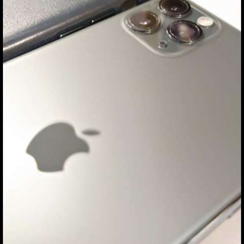 90%新 iPhone 11 Pro Max 午夜綠色 256GB 連 原廠皮革護殼午夜綠 送Bally $1000 Co...