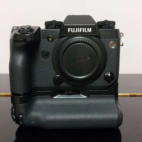 Fujifilm X-H1 with Booster VPB-XH1 & XF16-55 F2.8