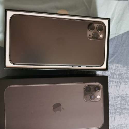 99%新 IPhone 11 pro Max  black 64GB 港行有單，有保到10/2020年