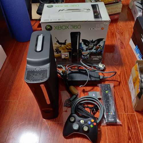 XBOX 360 Elite (320GB)＋12 Games＋15個月金會員＋遙控器＋ Microsoft